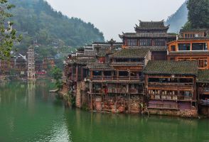 1024px-1_fenghuang_ancient_town_hunan_china